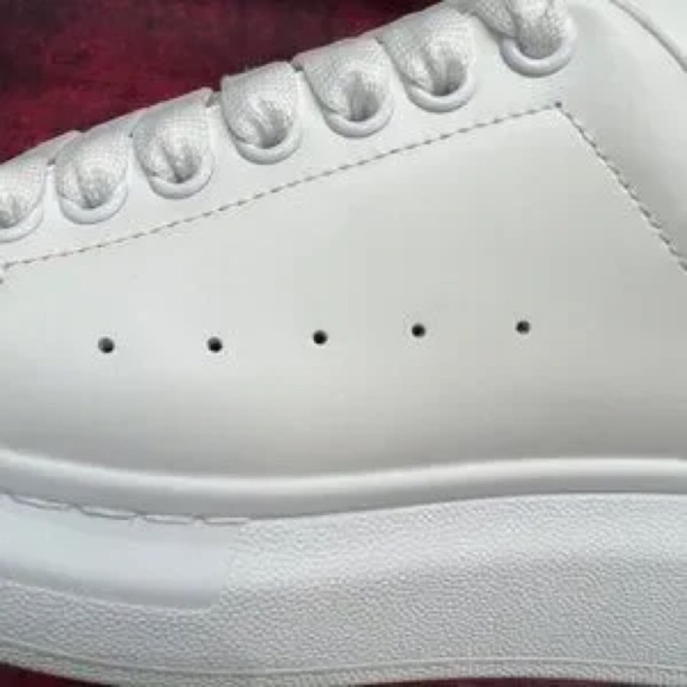 Alexander McQueen Women Sneakers - Picture 7 of 8